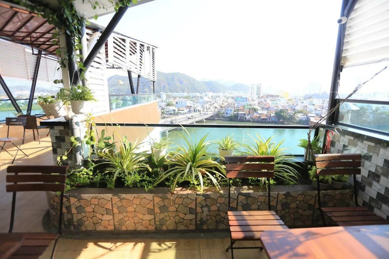 Moonlight Bay Hotel & Apartment Nha Trang 2*,