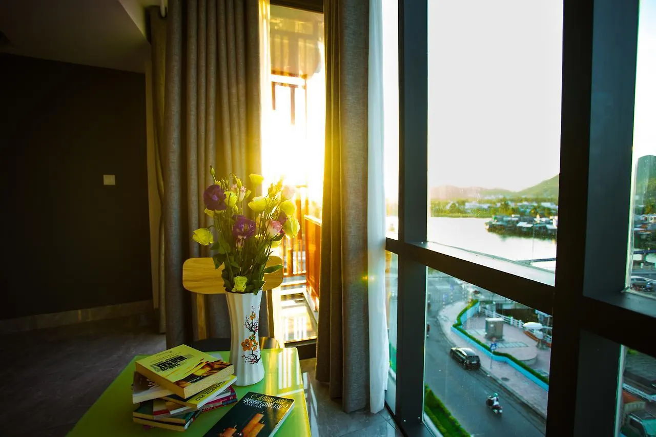 Moonlight Bay Hotel & Apartment Nha Trang 2*,